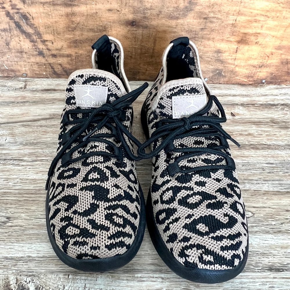 Danskin Sneakers, Ferocity Leopard Print, Size 8.5, Like New! - Picture 3 of 10